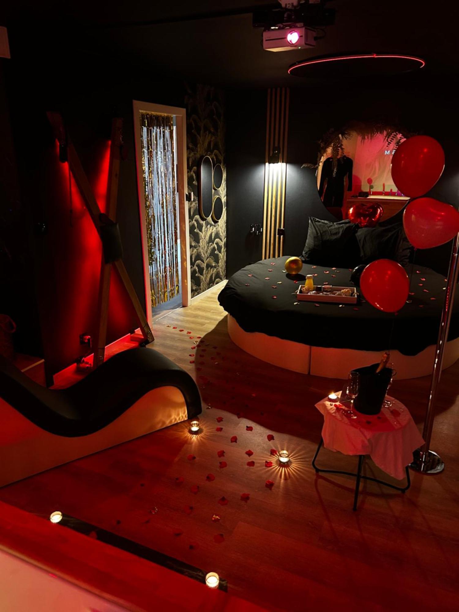 Love Room Haut De Gamme - L'Extase Avec Jacuzzi Violaines Dış mekan fotoğraf